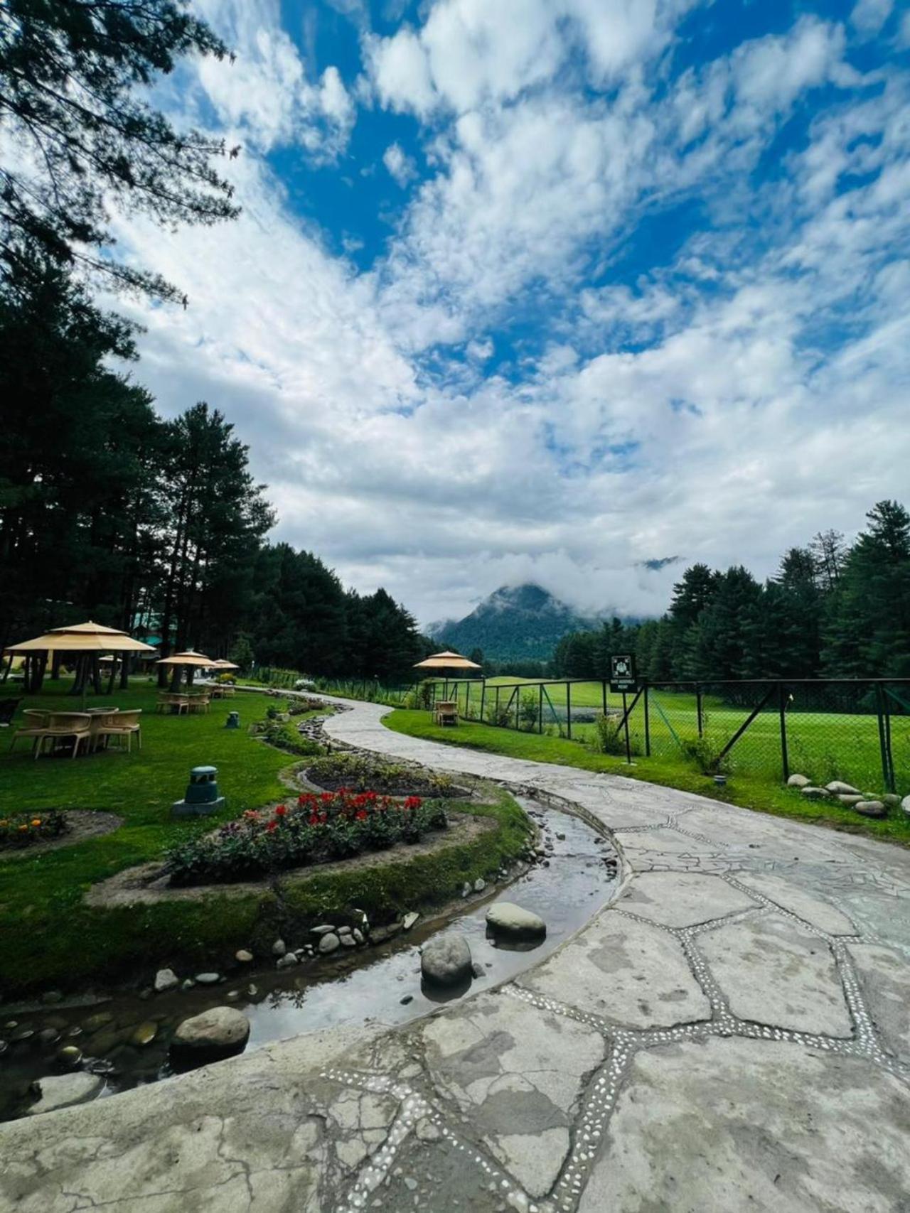 Radisson Golf Resort Pahalgām Exterior foto